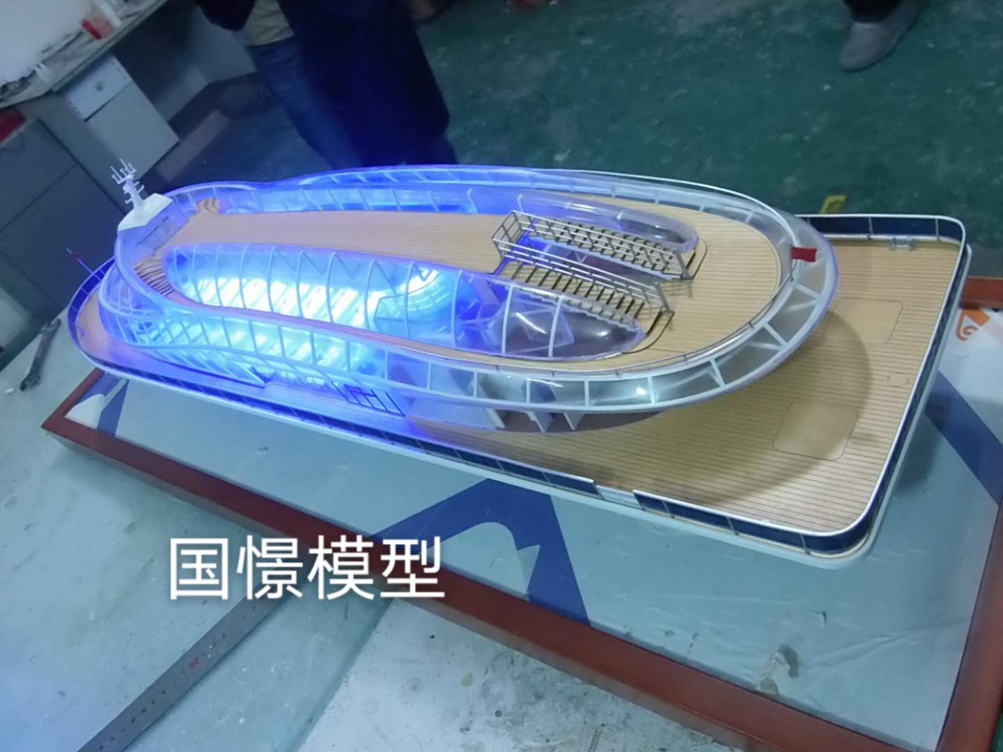 泸定县船舶模型